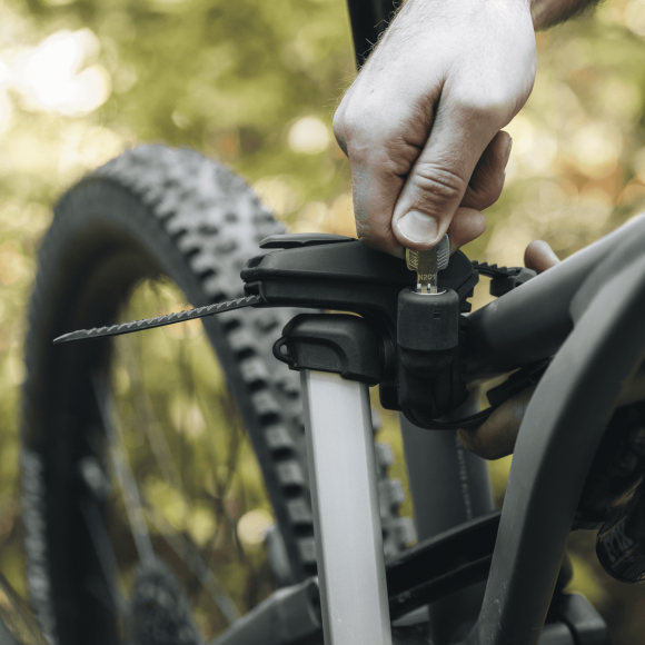 Thule Epos ParkSecure 3-bike platform towbar bike rack foldable with parking sensors