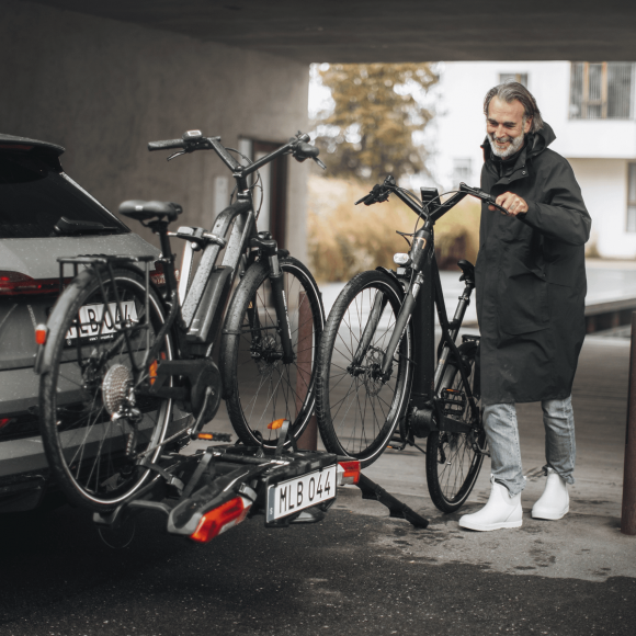 Thule Epos ParkSecure 3-bike platform towbar bike rack foldable with parking sensors