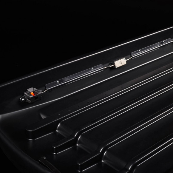 Roof box CRUZ BOX 520N black glossy