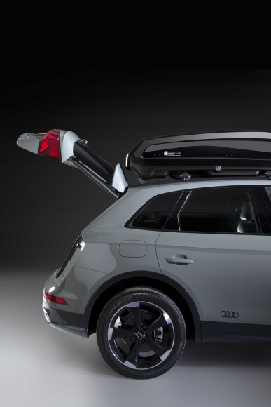 Cargo carrier MODULA EVO 470 Black glossy Cargo carrier MODULA EVO 470 Black glossy