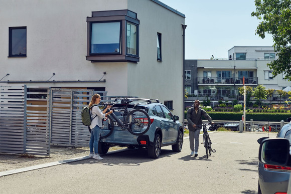 Thule OutWay Hanging 995 3-bike rear door bike rack